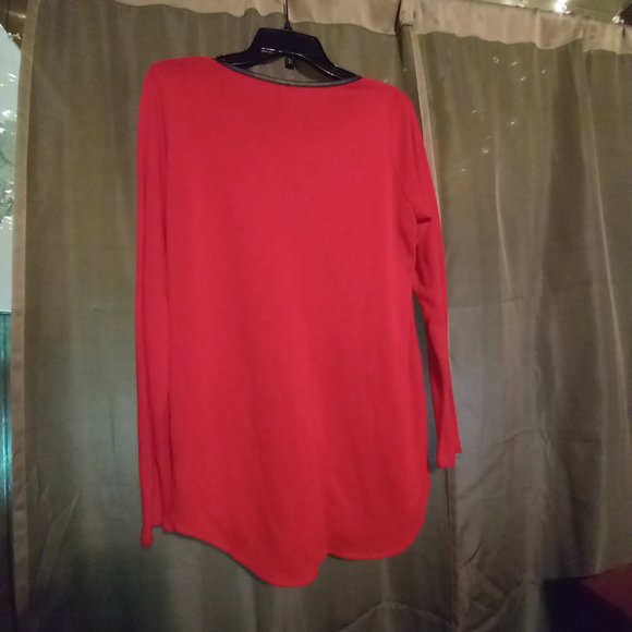 Bright Red Tunic with Black abstract stripe neck detailing. - Picture 4 of 4